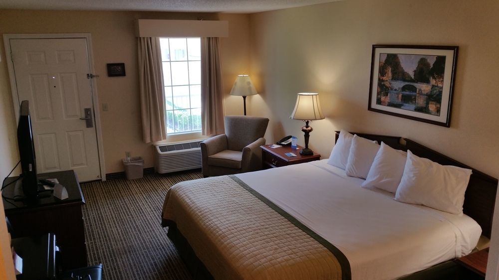 Baymont By Wyndham Florence/Muscle Shoals Extérieur photo