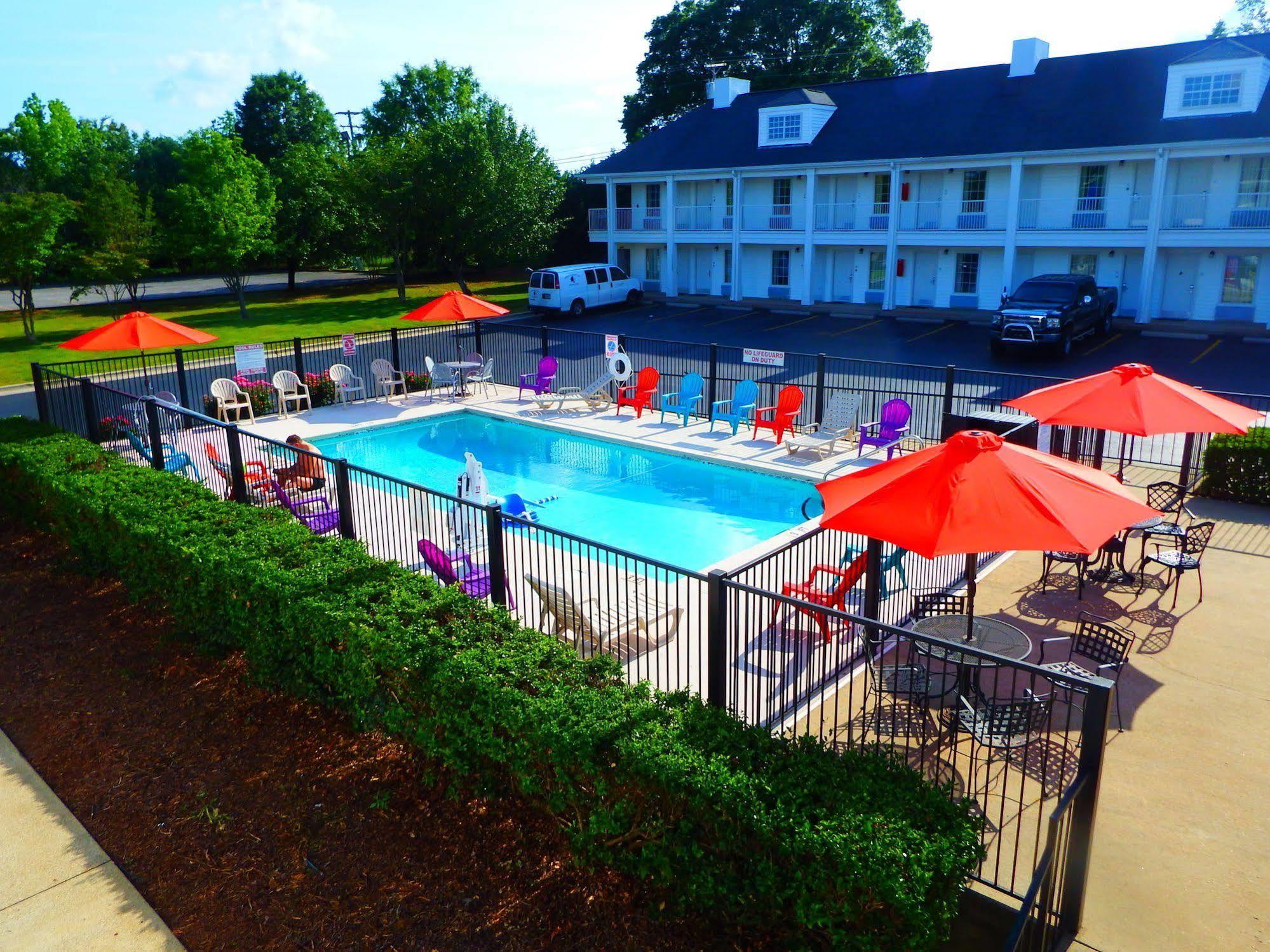 Baymont By Wyndham Florence/Muscle Shoals Extérieur photo